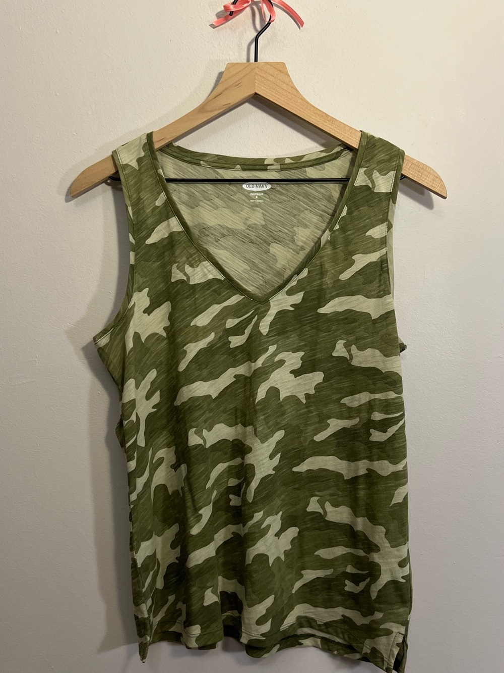 Old Navy Sleeveless Everywear V-neck Tank Top Slub Green Camouflage Small